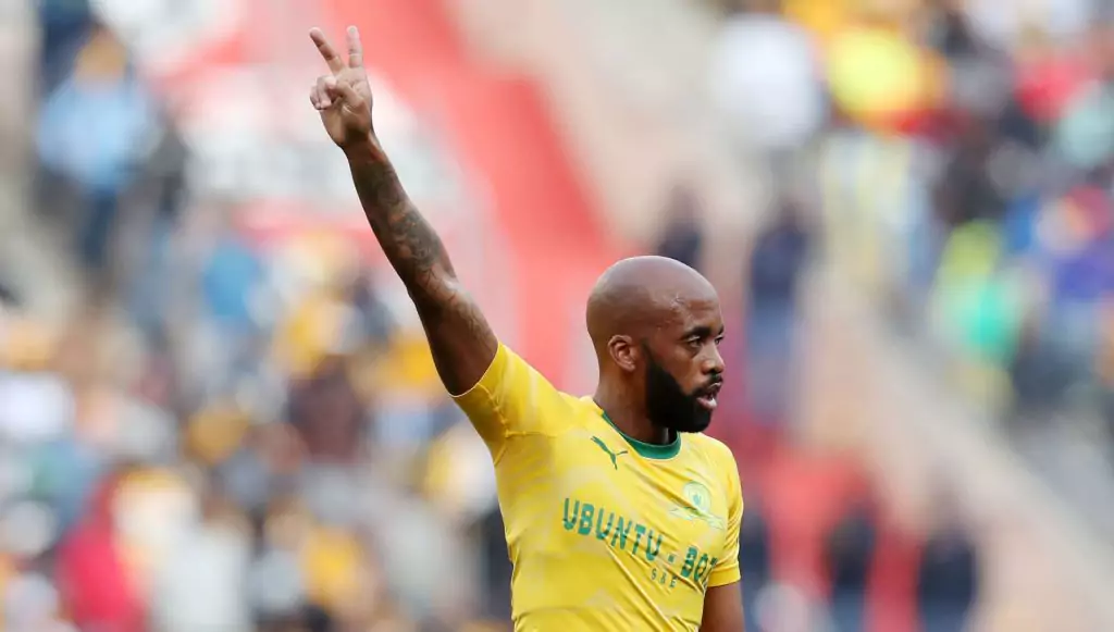 Eski Orlando Pirates kaptanı Manyisa ve eski Kaizer Chiefs kanat oyuncusu Molangoane