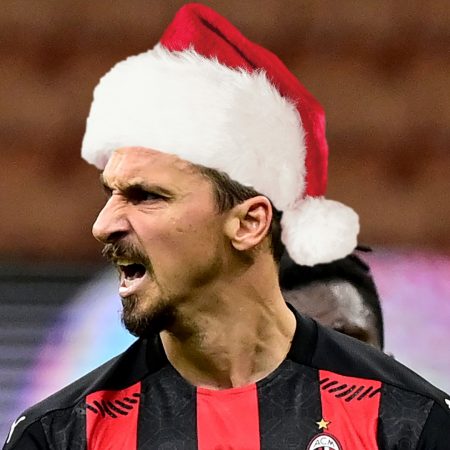 İbrahimoviç, AC Milan takım arkadaşlarına PlayStation 5 hediyeleriyle Noel Baba'ya gidiyor