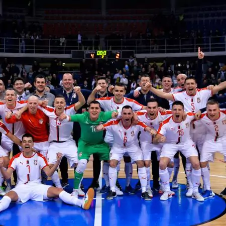 Play-off'lar Cuma