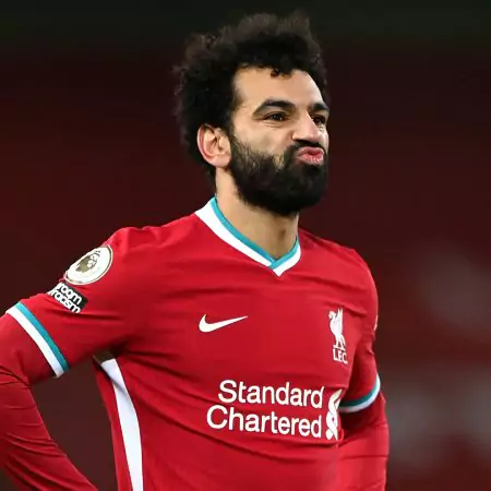 Klopp, Real Madrid ve Barcelona'nın yorumlarına rağmen Salah'ın Liverpool'da 'çok uzun süre' kalmasını destekliyor