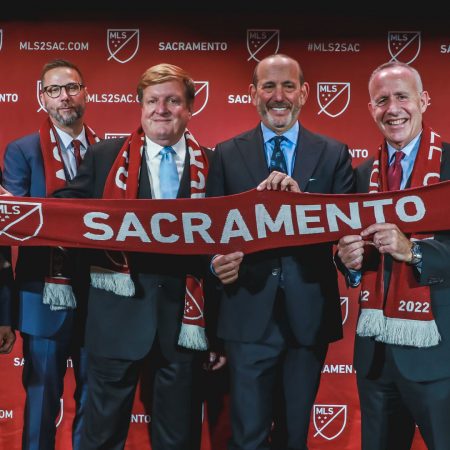 Sacramento MLS genişleme franchise'ı, önerilen sahibi salgın nedeniyle çekildikten sonra şüpheye düştü